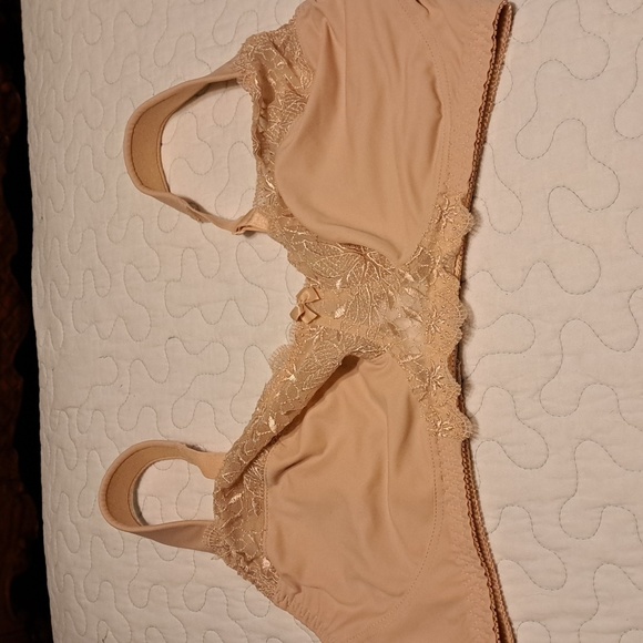 Set of 3 Curve Muse Bras 40DD - Picture 2 of 6